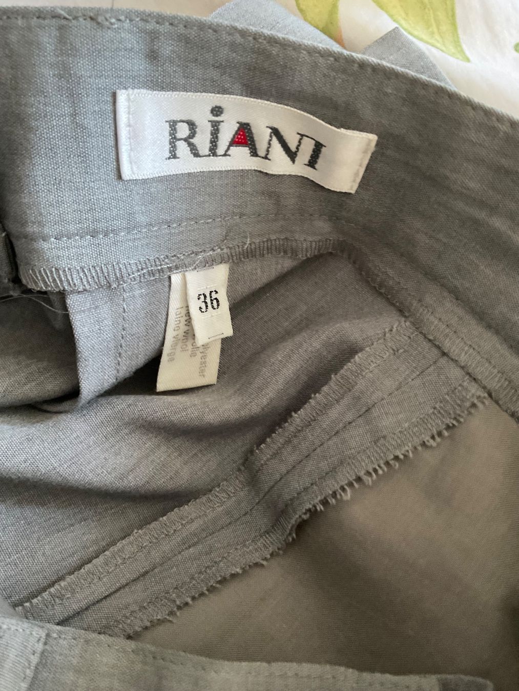 Riani Hosen: RIANI Wolle Mix Hose Gr 36 hellgrau – Gebraucht aus Urdorf von alda02 8
