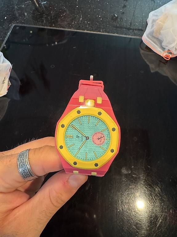 Swatch Orologi: Swatch Royale Pop Otg Roz with strap – Nuovo e nell'imballaggio originale da Fräschels venduto da arn_9gjp