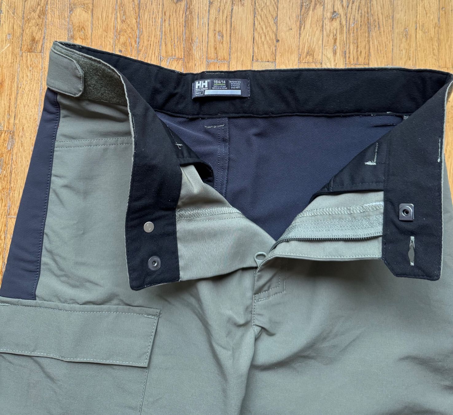 Helly Hansen Hosen: Helly Hansen Cargo Shorts Grösse 164/14 – Neu (gemäss Beschreibung) aus Zürich von reeses2011 1