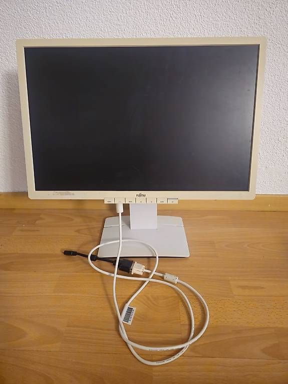Fujitsu Monitore: PC-Monitor – Gebraucht aus Winterthur von Alex771 1