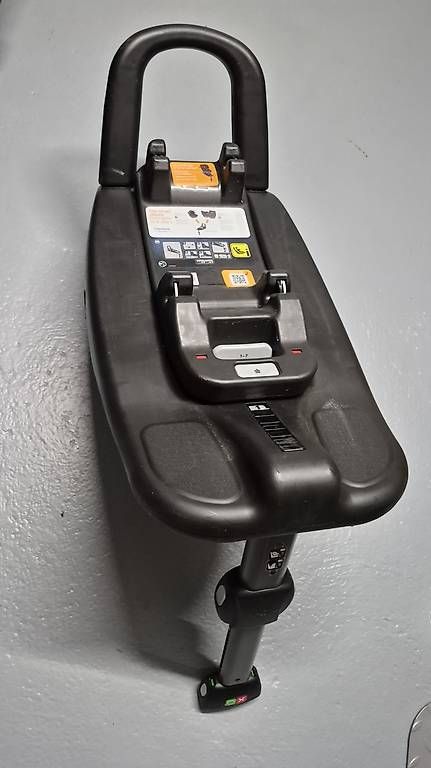 Sièges auto: Joie Babyschale mit Isofix Station – D'occasion à Vordemwald par fabuu90 3