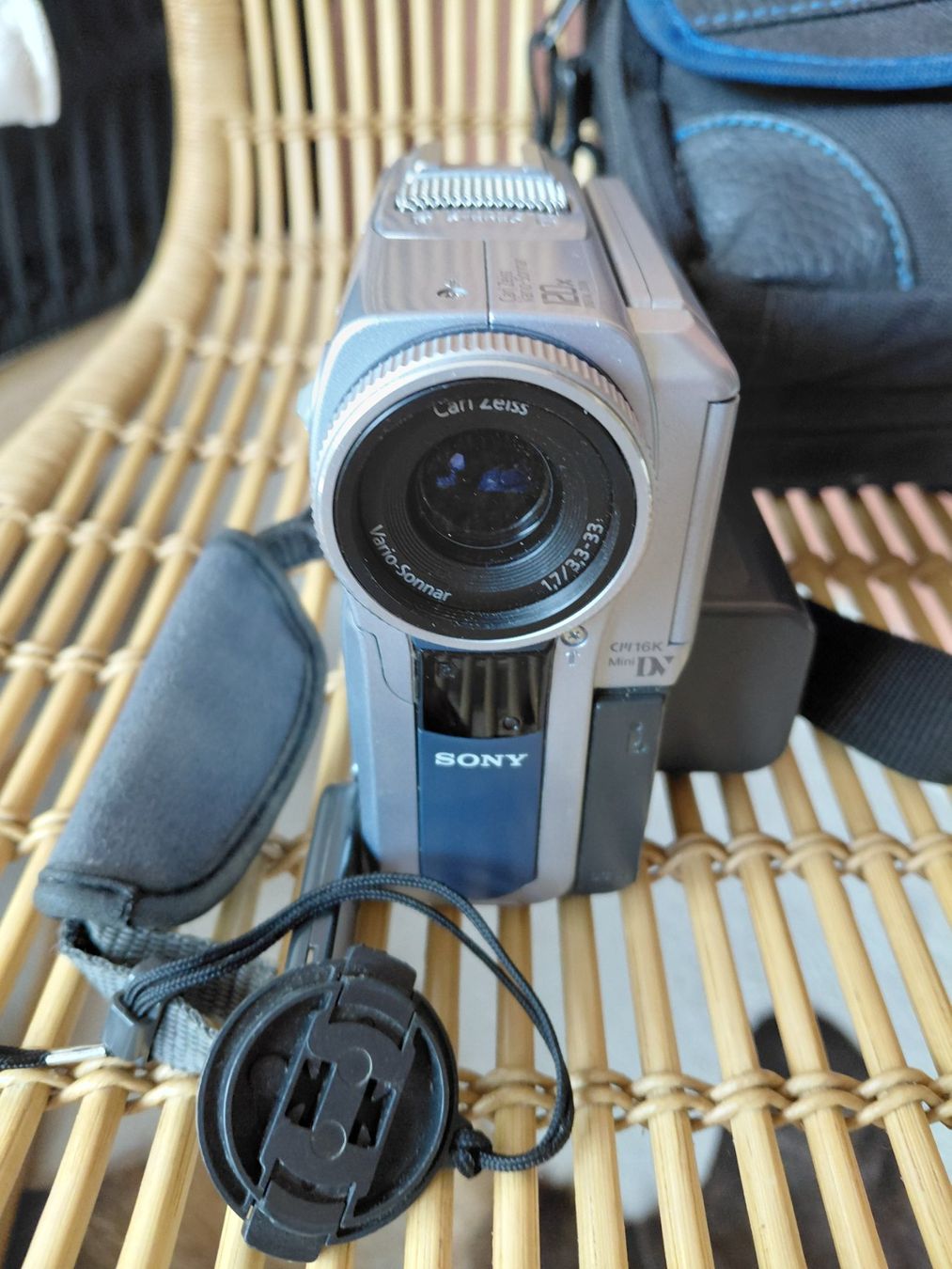 Sony Caméscopes: Sony DCR-PC6E PAL Digital Video Camera Recorder mit Tasche – D'occasion à Adligenswil par NaturGlueck 1