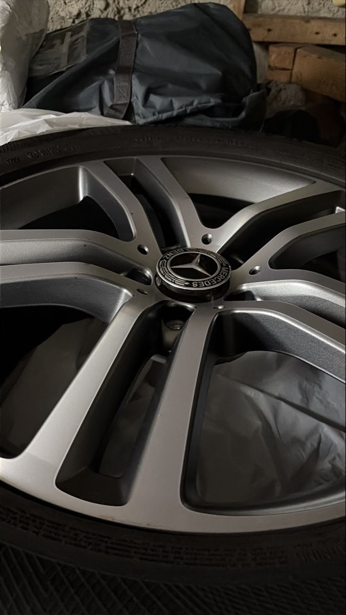 Mercedes-Benz Pneus & Roues: Kompl.Winterräder Mercedes GLE – D'occasion à Frenkendorf par opahansundgrosirita 1