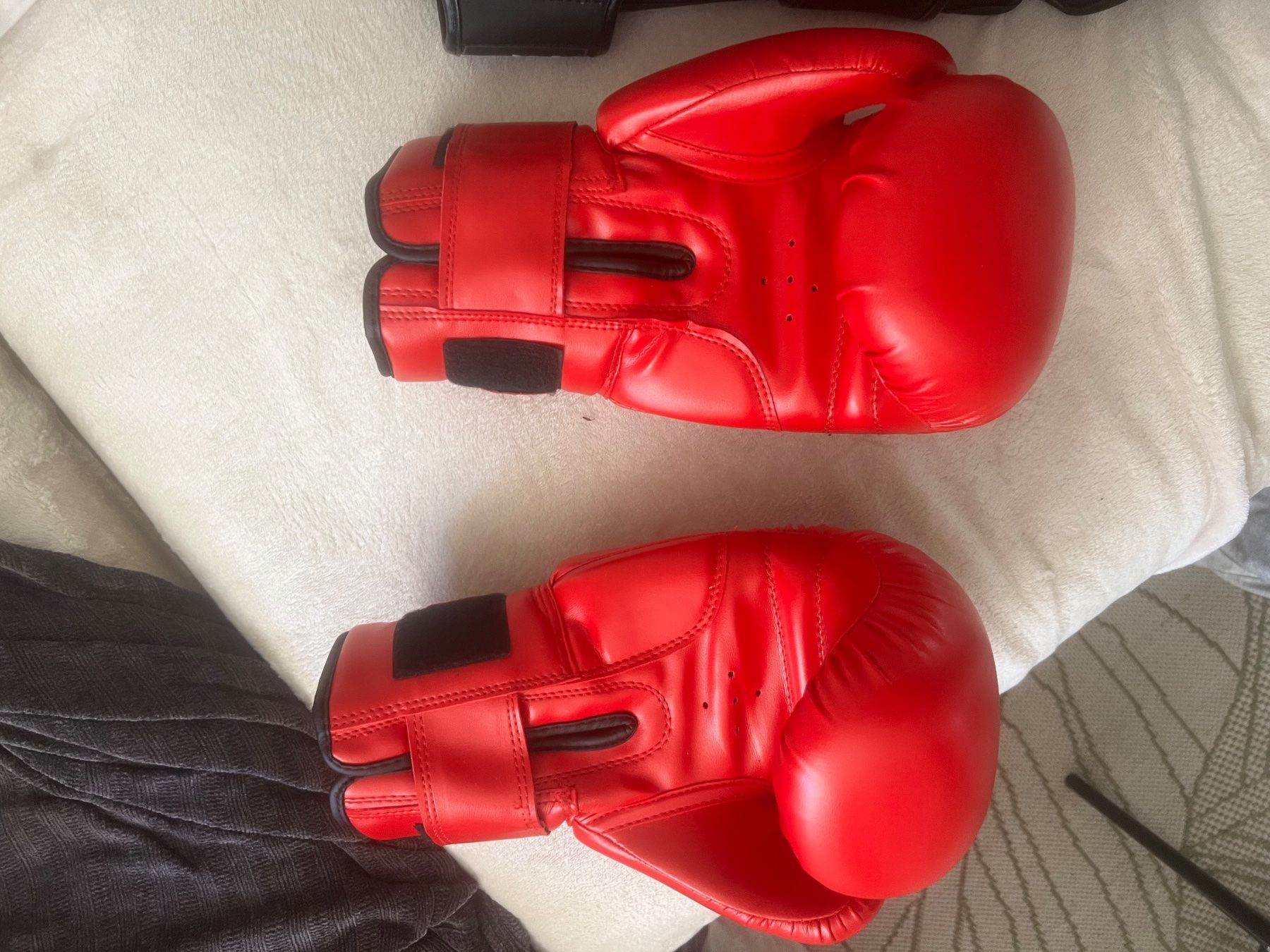 Guanti & manicotti: Boxhandschuhe rot, Paar – Usato da Ebikon venduto da jae_vl77 1