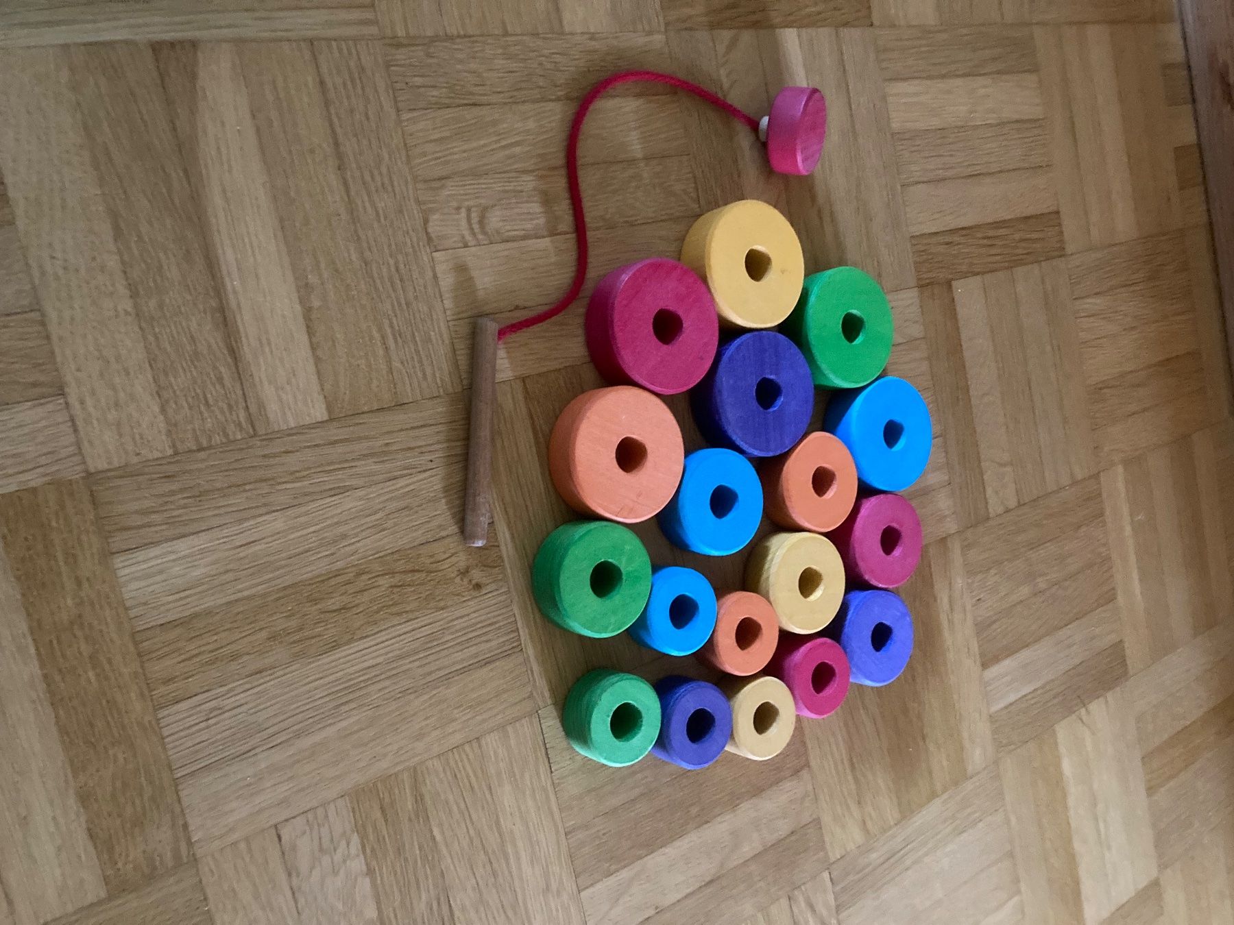 Jouets: Fädelspiel – D'occasion à Arlesheim par upo_hpc2