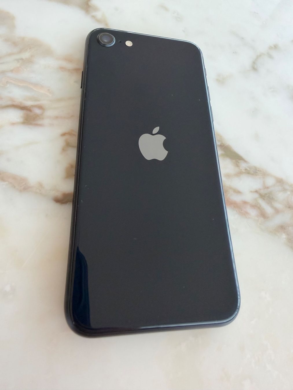 Apple Telefoni cellulari / Smartphones: iPhone SE 64GB Batterie 100% – Usato da Scherzingen venduto da oli_9rjp 2