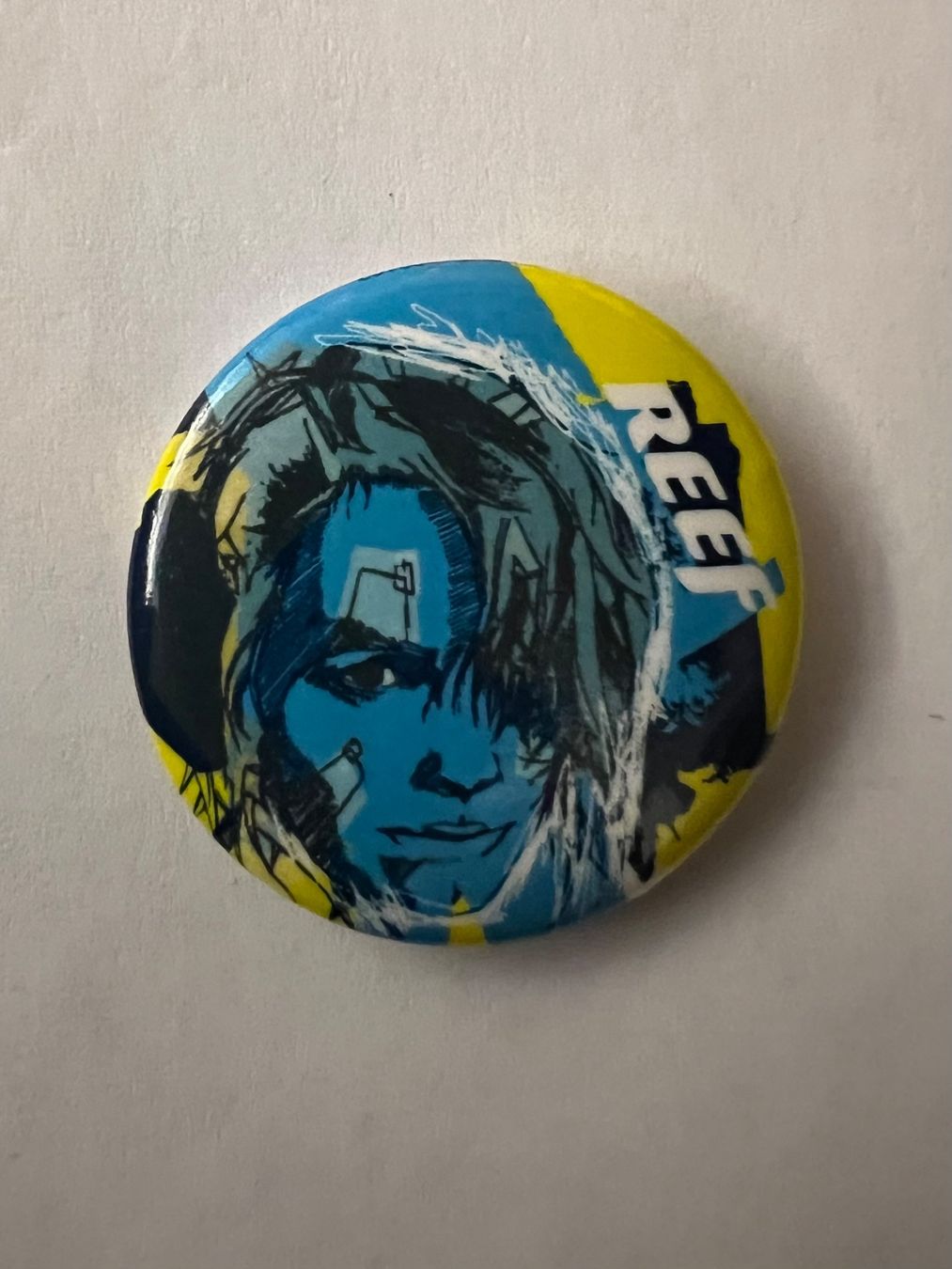Broschen & Nadeln: Button «REEF» – Gebraucht aus Zürich von rigani
