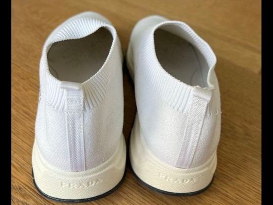 Prada Damenschuhe: PRADA Sneaker – Gebraucht aus Kerzers von Beluluu 1