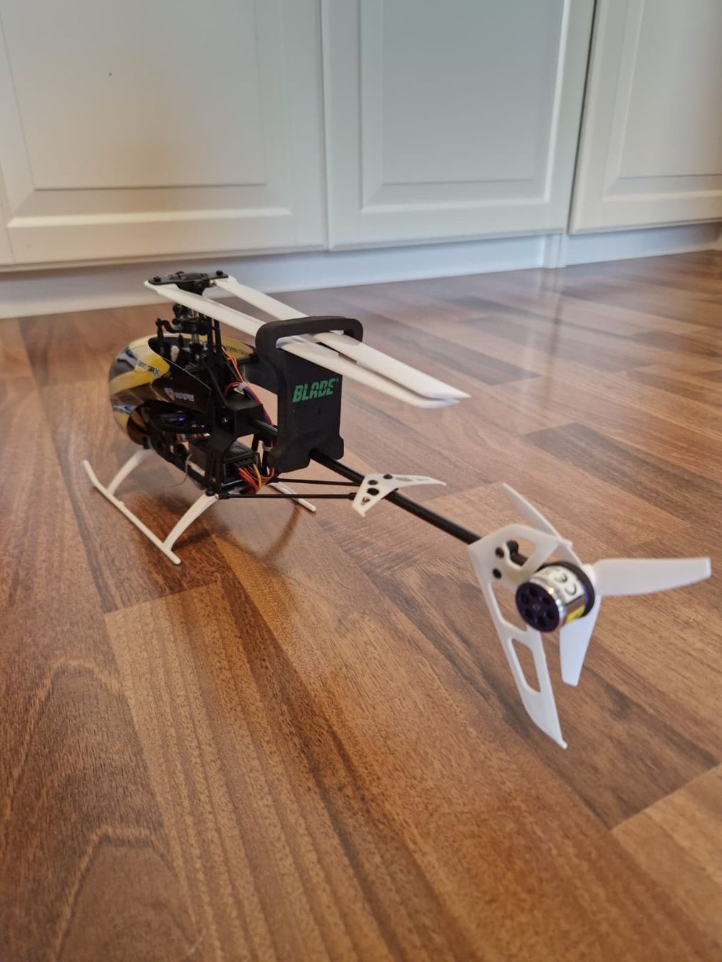 Kit di modellismo & Modellini statici: Hélicoptère télécommandé RC Blade 200 SR X (RTF), Neuf – Nuovo e nell'imballaggio originale da Paudex venduto da gui_pgd7 4