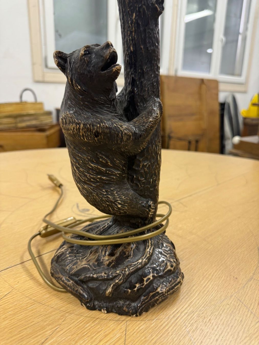 Lampen: Lampe Black Forest Française du XIXe Siècle – Gebraucht aus Gsteig b. Gstaad von Auctionly 5