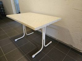 Weisse Klapptisch