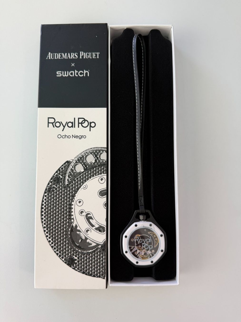Swatch Orologi: Swatch Royal Pop OCHO NEGRO – Nuovo e nell'imballaggio originale da Altendorf venduto da BMW8853 1