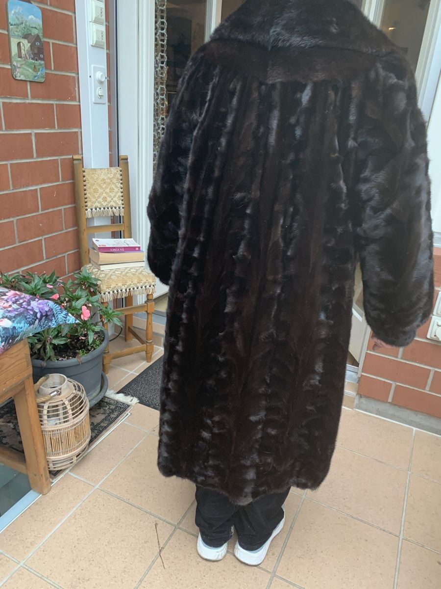 Nerz Cappotti: Nerzmantel  Grösse 40/42 Damen – Usato da Riehen venduto da Rodiba 1