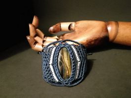 breites handgemachtes Makramee Armband mit Tigerauge