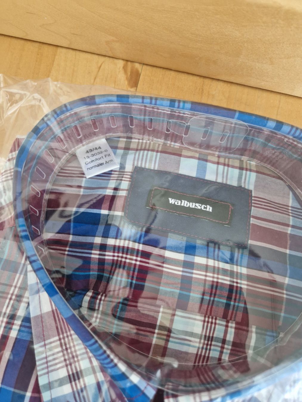 Walbusch Hemden: Neues Walbusch Hemd Gr. 43/44 kariert – Neu und originalverpackt aus Wallisellen von soat 1