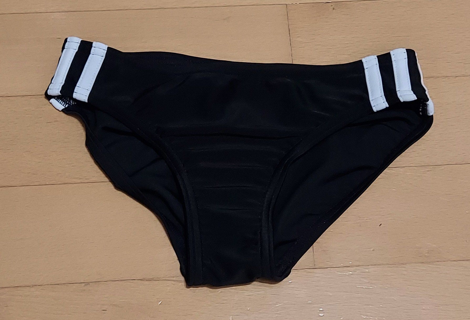 Adidas Costumi da bagno: Neue Adidas Badehose Gr. 128 – Nuovo e nell'imballaggio originale da Basel venduto da Sinibini86