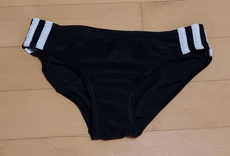 Neue Adidas Badehose Gr. 128