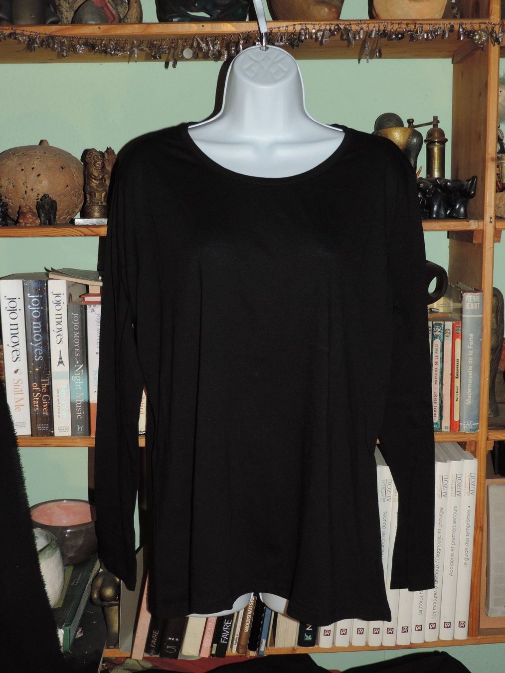 Lotti di vestiti: 2 t-shirt noir et vert – Usato da Genève venduto da Axelle333 5
