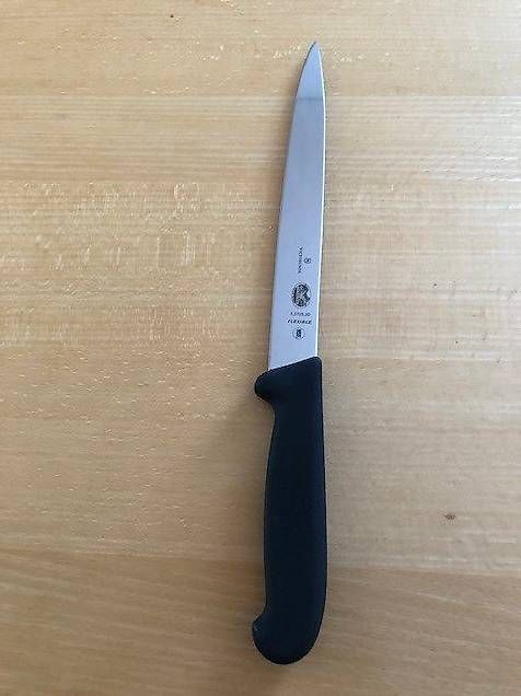 Coltelli da cucina: Victorinox Küchenmesser neu – Nuovo e nell'imballaggio originale da Altbüron venduto da zet_pnw5 2
