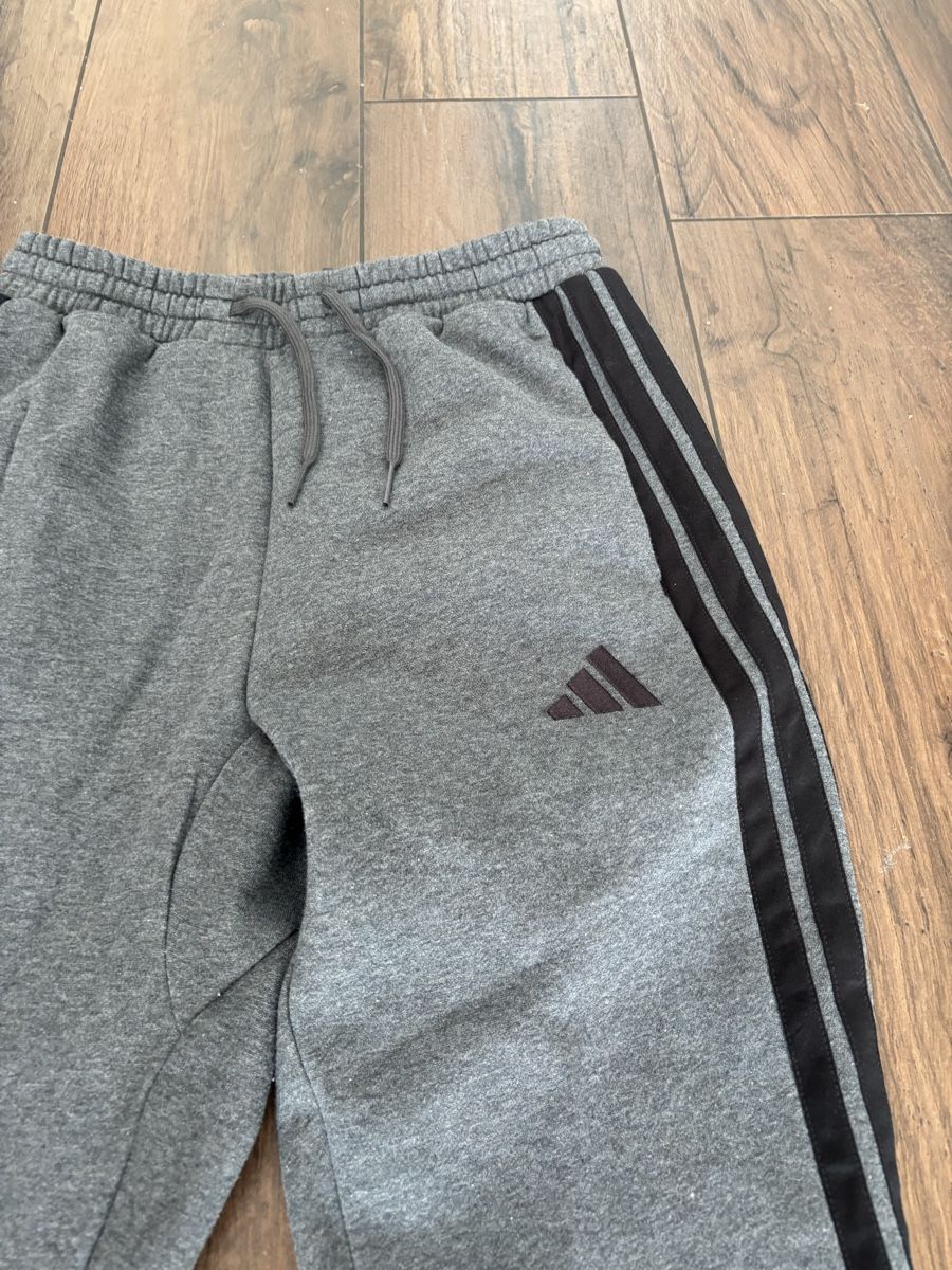 Adidas Pantaloni: Adidas Trainerhosen – Nuovo (secondo la descrizione) da Wimmis venduto da Soccerfanshop 1