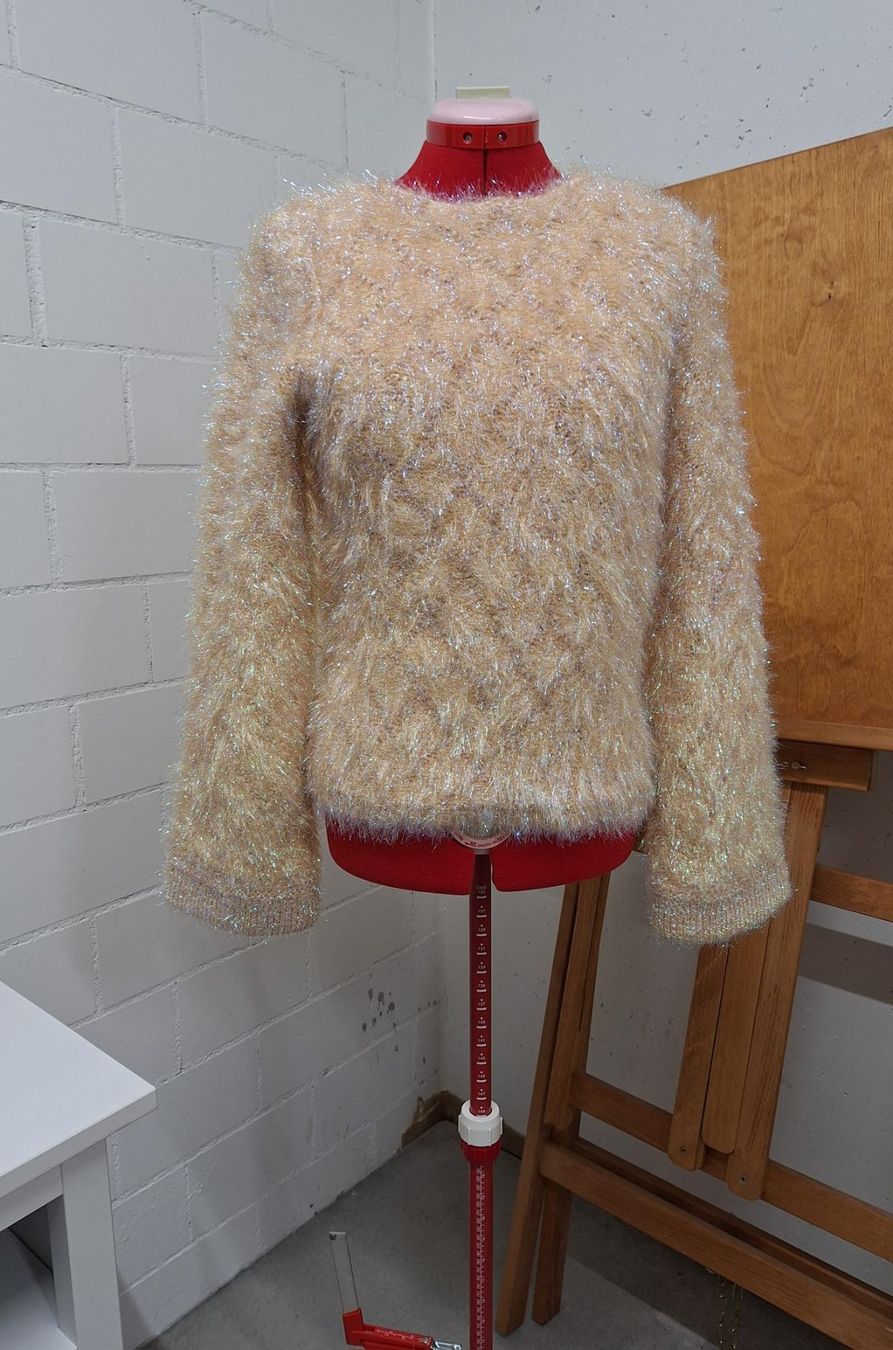 Victoria Beckham Maglioni & Felpe: Pullover mit Glitzergarn von Victoria Beckham – Nuovo (secondo la descrizione) da Grüt (Gossau ZH) venduto da SimiClod