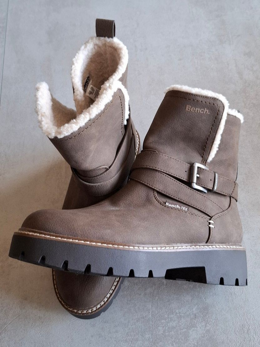 Bench Scarpe da donna: Stiefel Bench Damen braun Grösse 39 – Nuovo (secondo la descrizione) da Biel/Bienne venduto da Kokos4 1