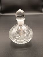 Glasflakon geschliffen gebrauchter Zustand 11cm hoch 