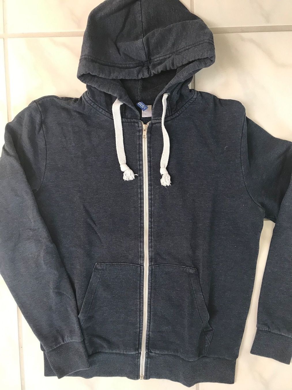 H&M Maglioni & Felpe: 3 h&m zipup pullover, M – Usato da Langnau am Albis venduto da CollectingCoRe 2