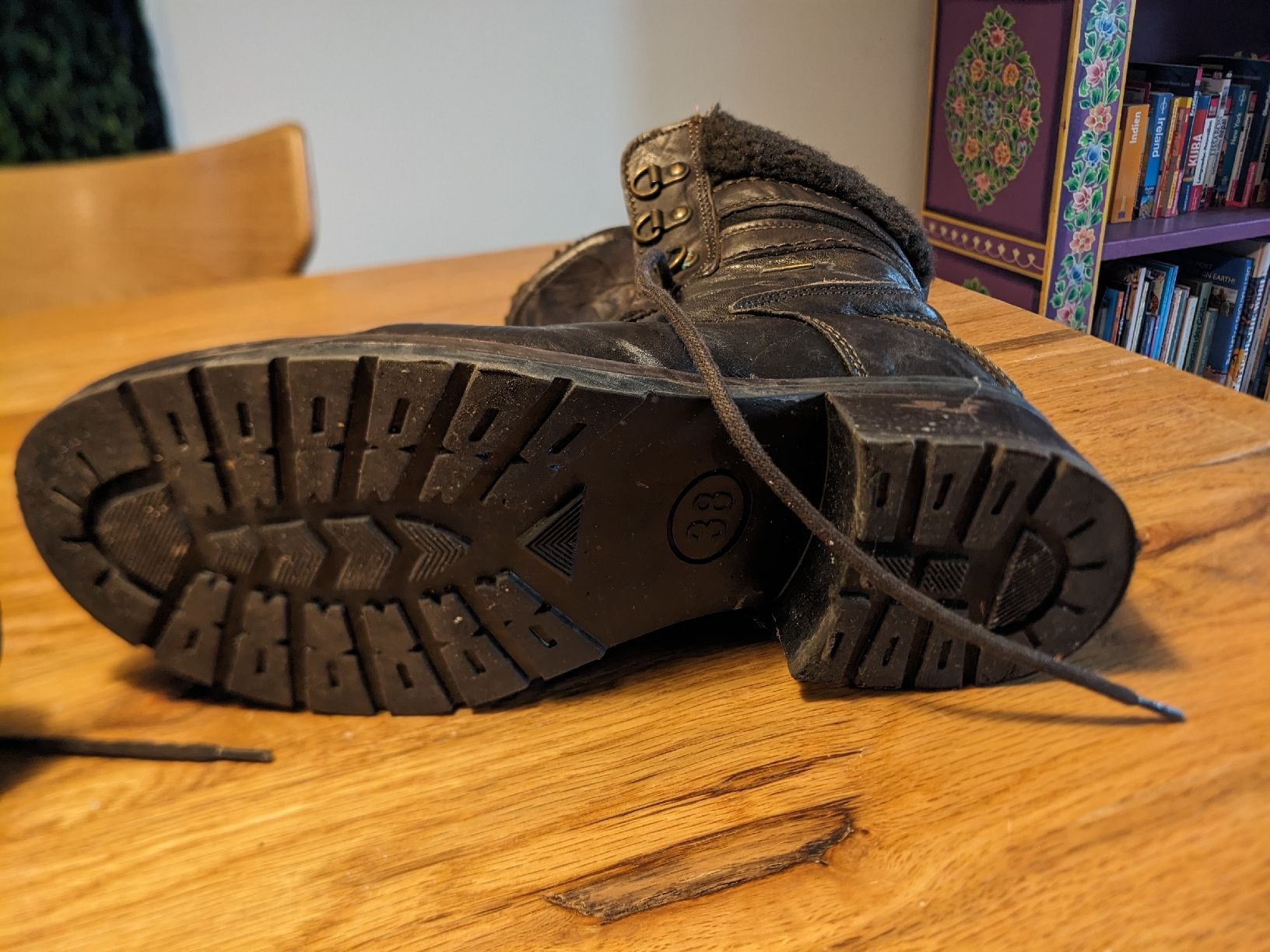 Scarpe da donna: Robuste Winterstiefel Grösse 38 – Usato da Basel venduto da labaffe01 7