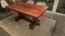 Massiver Holztisch im Landhausstil, Top Zustand!
