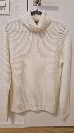 Weisser Bershka Rollkragenpullover Gr. M