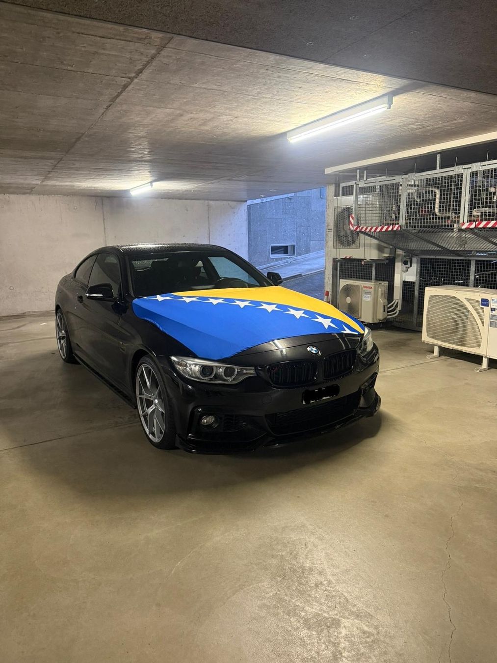 Bandiere: Bosnien Autohauben-Flagge – Nuovo e nell'imballaggio originale da Unterengstringen venduto da ste_lh5r