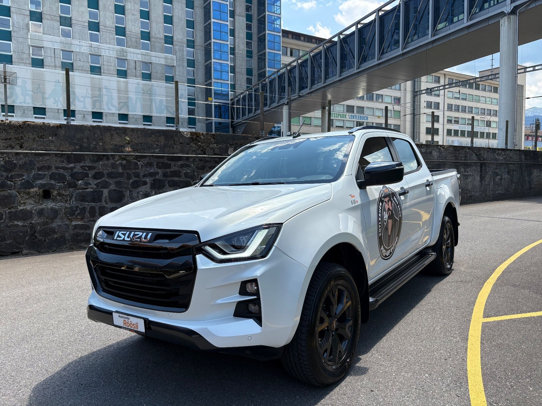 Isuzu Veicoli commerciali: ISUZU D-MAX 1.9 CrewCab N60FF 4x4 AT – Nuovo (secondo la descrizione) da Hasle LU venduto da Mroeoesli0 3