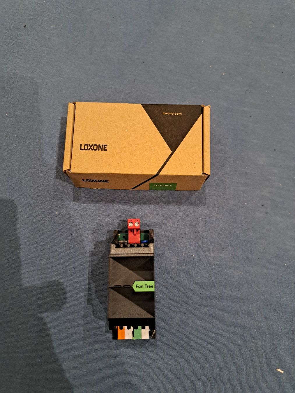 Loxone Composants électroniques: LOXONE Fan Control Tree neu mit OVP – Neuf (Voir description) à Einsiedeln par parkpark