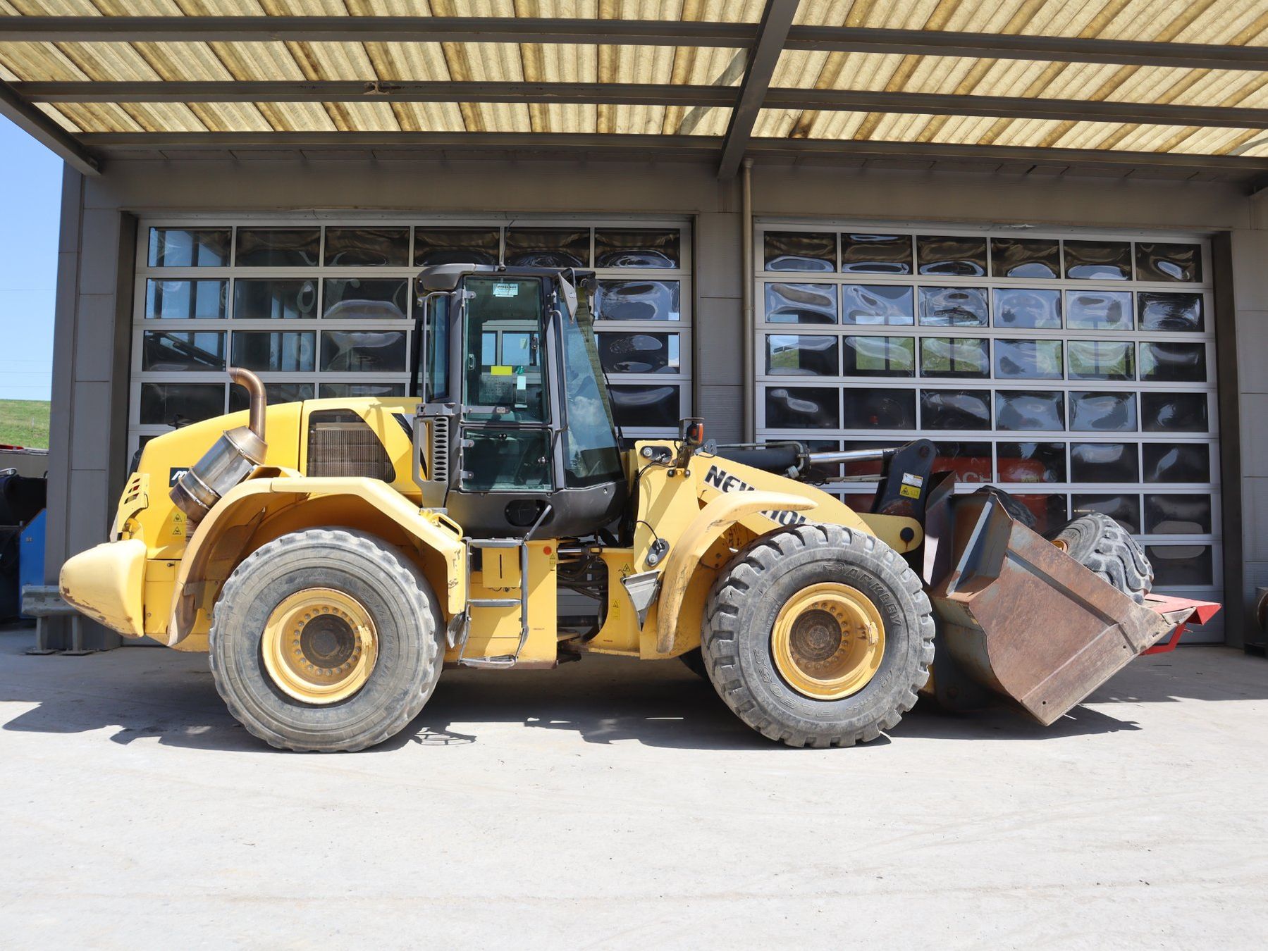 New Holland Tutte le macchine: New Holland W230C Radlader – Usato da Hasle LU venduto da Arag08 1
