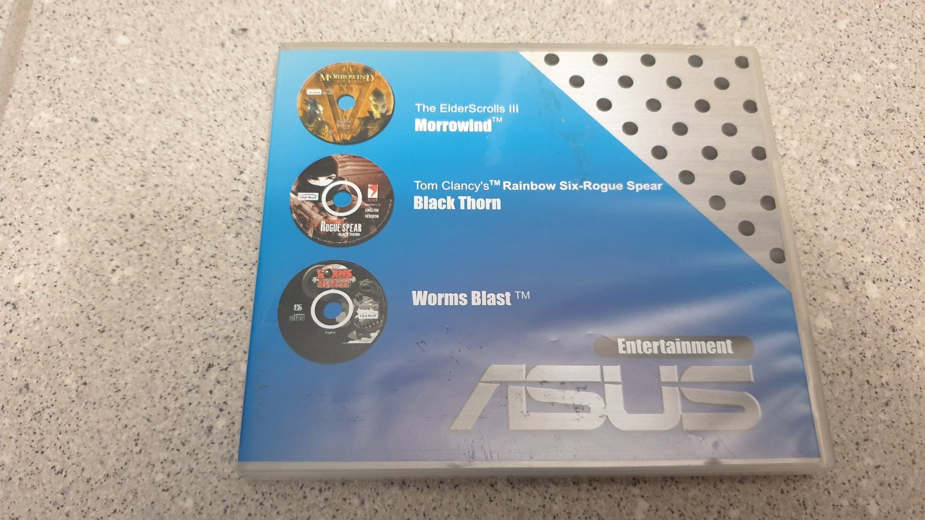 CD & DVD vierges: Entertainment ASUS (CD-ROM) – D'occasion à Stäfa par Supertramp73