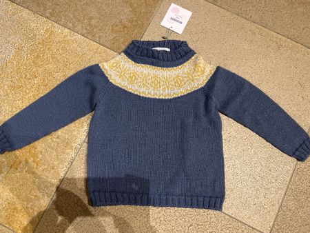 Nouveau pull Little celebs 98cm