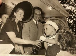 Foto Rita Hayworth Coca Cola Werbeveranstaltung