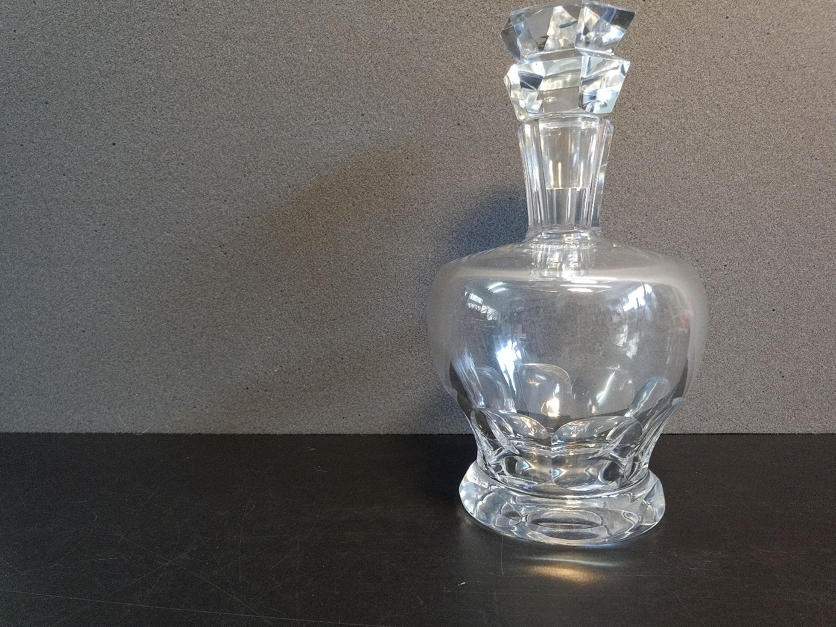 Baccarat Karaffen: Baccarat Karaffe aus Kristallglas – Gebraucht aus Reiden von Zofi-Brocki