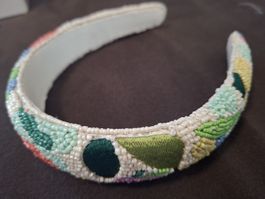 Breiter Haarreif mit Blumen-Perlenbesatz – Pastell, Rocaille