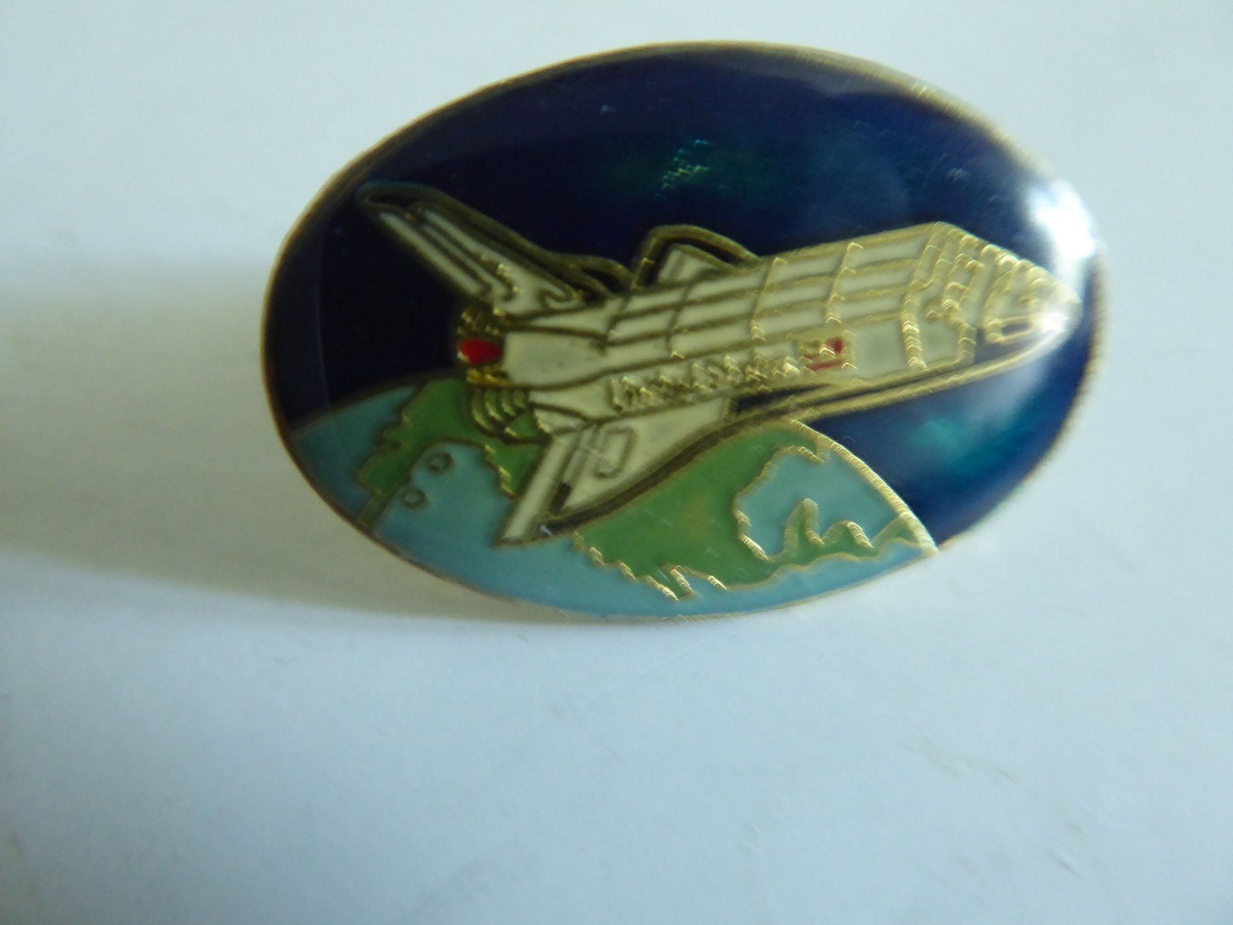NASA Placchette & Badge: ovaler Pin mit Space Shuttle – Usato da Zürich venduto da Chaeffeler