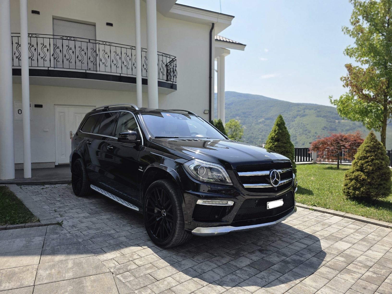Mercedes-Benz Autos: Mercedes GL 63 AMG - 7 Sitzer – Gebraucht aus Volketswil von Dbx_856 1
