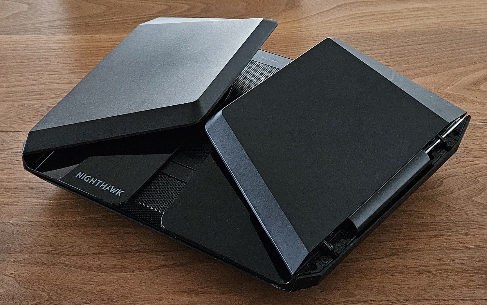 Netgear Modems & Routeurs: Netgear RAX80 Nighthawk WLAN-Router – D'occasion à Gamprin-Bendern par rogsta 3