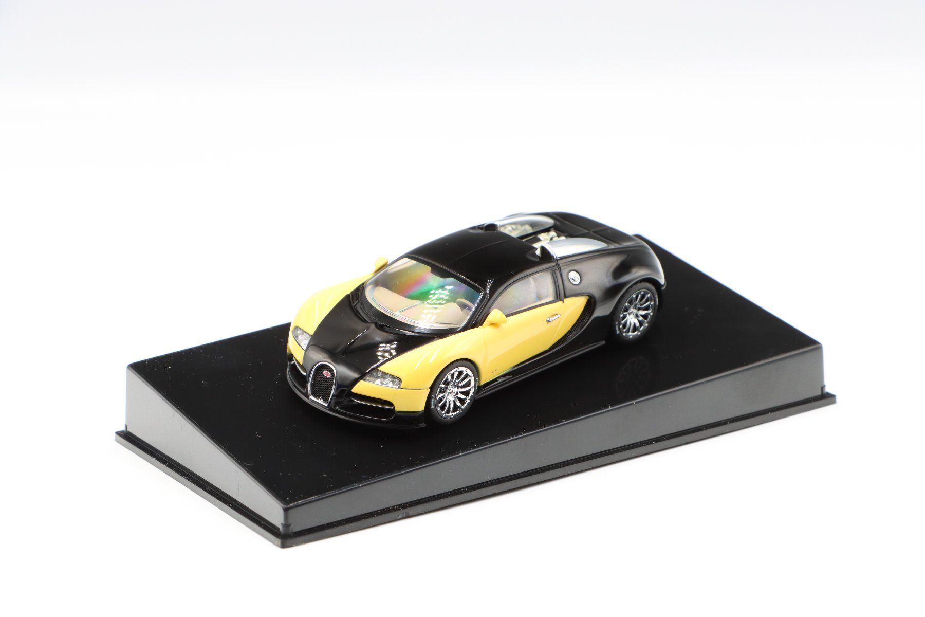 Bugatti Modellini d'auto: Bugatti Veyron 16.4 2001 1:43 AutoArt – Nuovo e nell'imballaggio originale da Bühl b.Aarberg venduto da modelldiecast 5