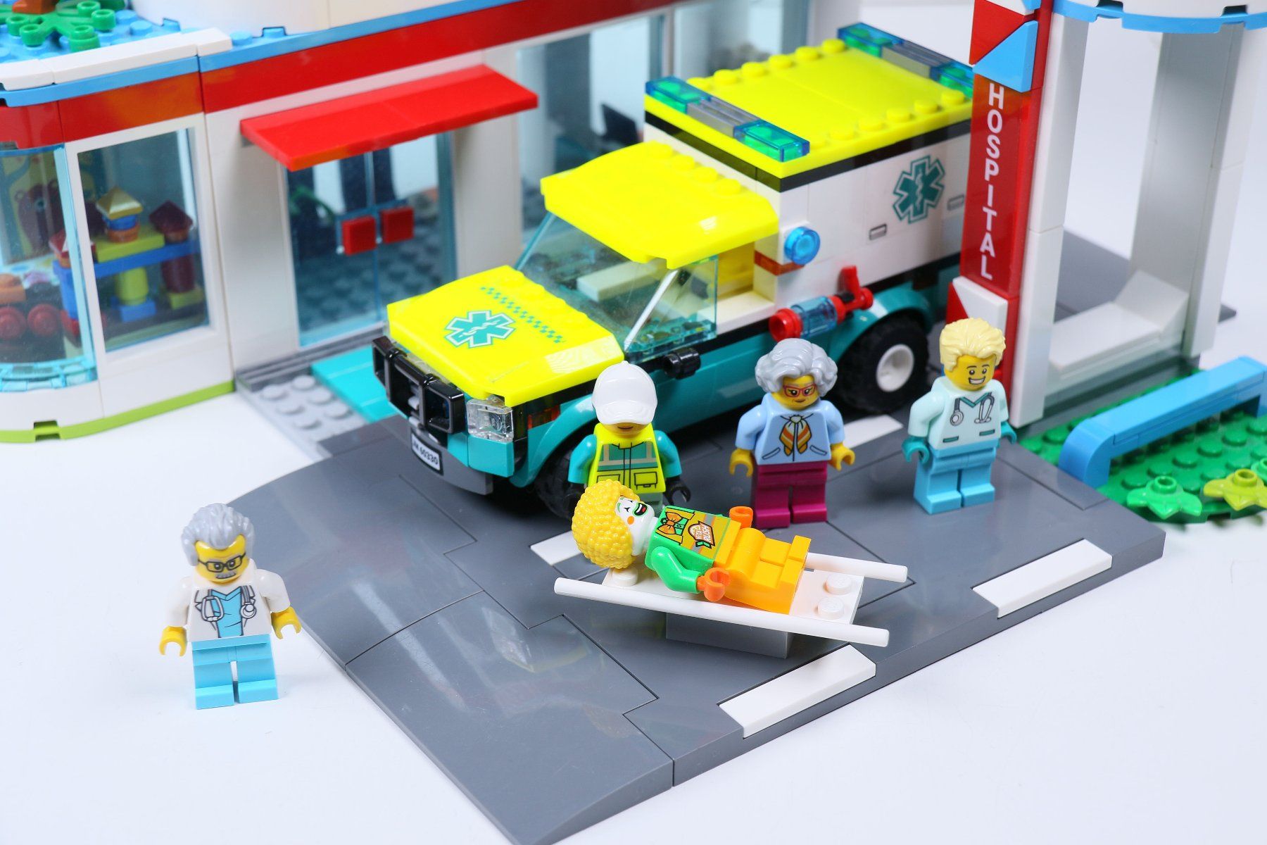 Lego Baukästen: Lego City Krankenhaus 60330 – Gebraucht aus Hettlingen von Scholi99 2