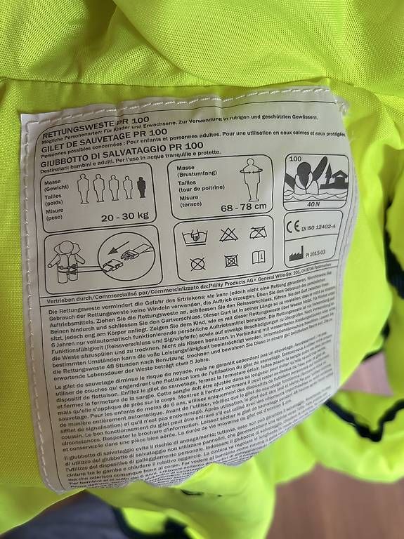 Gilets de sauvetage: Schwimmweste Kind 2x – D'occasion à St. Gallen par gia_5b8w 2
