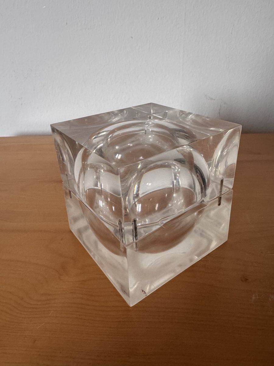 Autres décorations & accessoires: Otto Röhm  plexiglas cube transparent – D'occasion à Vésenaz par ang_5z9t