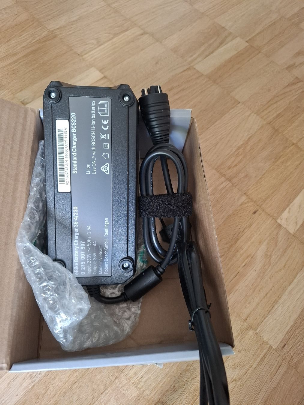 Bosch Caricabatterie: Standard Charger Bosch 4A – Nuovo e nell'imballaggio originale da Zürich venduto da Lulbricht 2