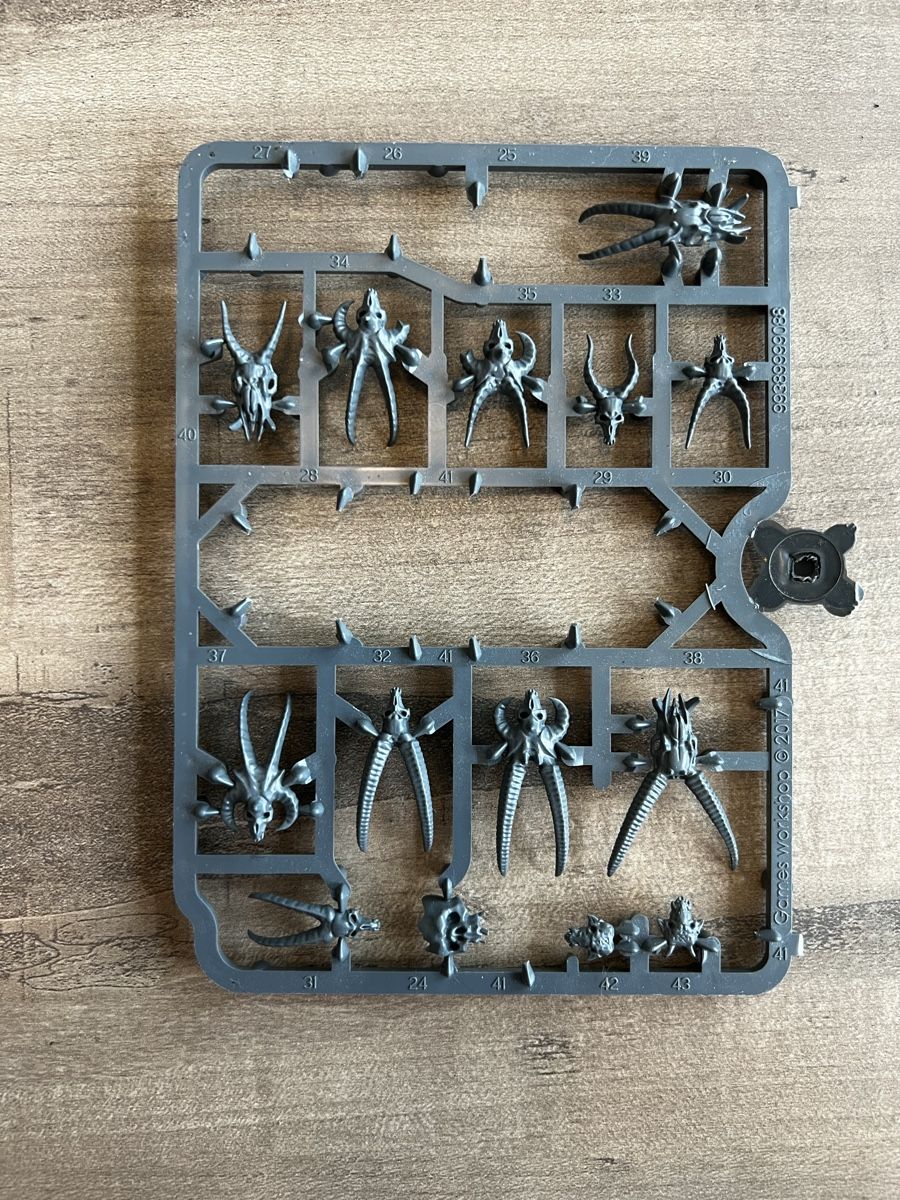 Giochi: Warhammer 40k/Horus Heresy Gussrahmen/Bits Set 1 – Usato da Läufelfingen venduto da stephiesheena 5
