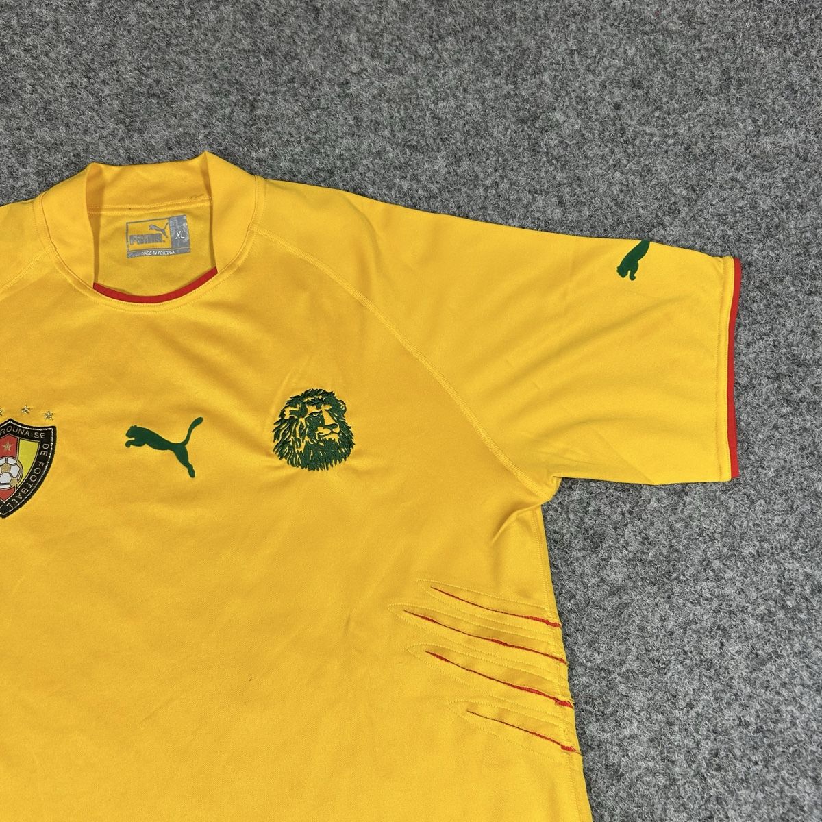 Puma T-shirt: Vintage jersey Cameroun puma  – Usato da La Sagne NE venduto da Matlasape 1